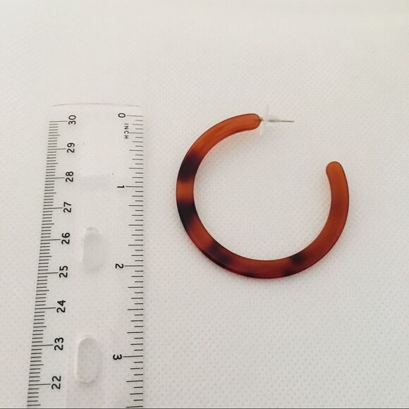 Tortoiseshell Acetate Lightweight Hoop Earrings NWT - Picture 5 of 7